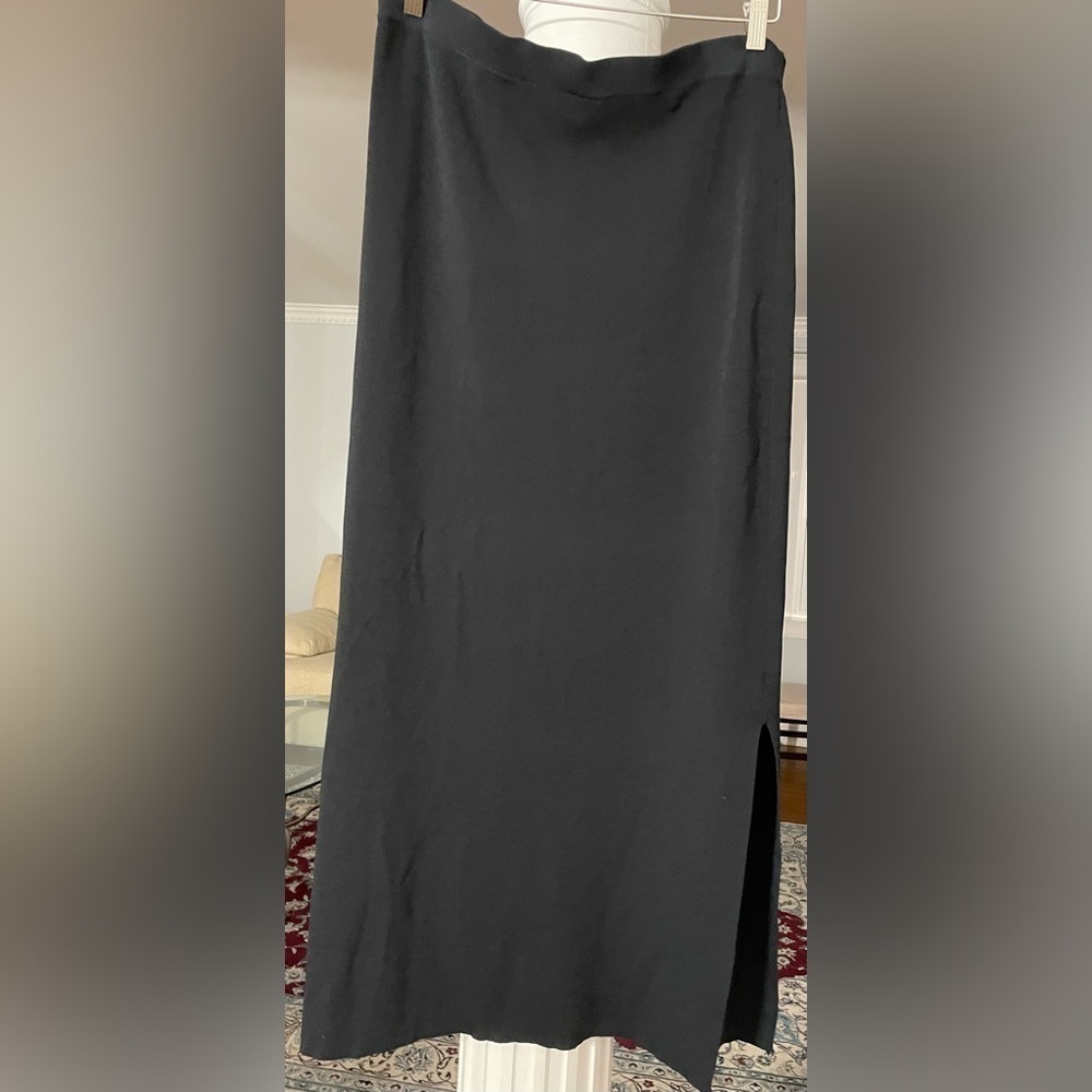 Valerie Stevens . Women’s black stretch knit Maxi Skirt size X Large